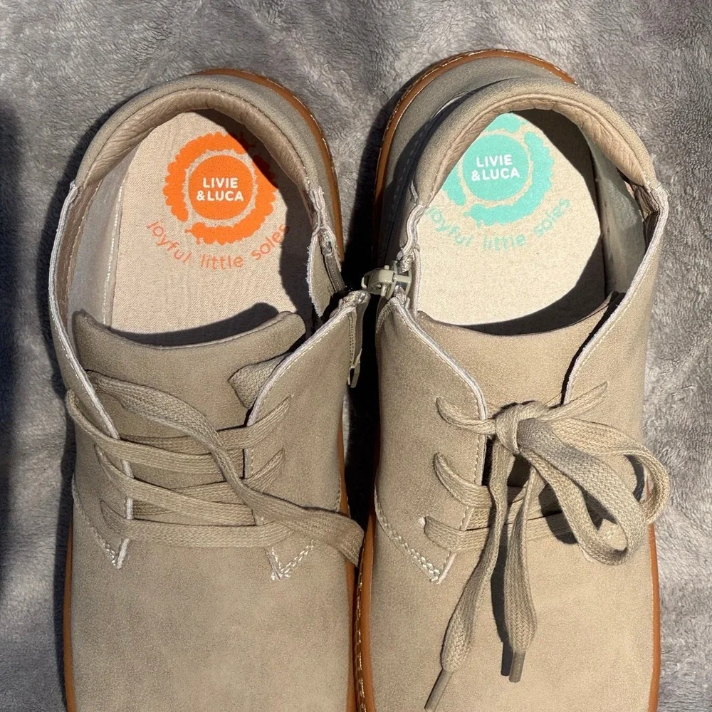 Livie and Luca Mighty Chukka Boots Tan Youth size‎ 3 NWOB